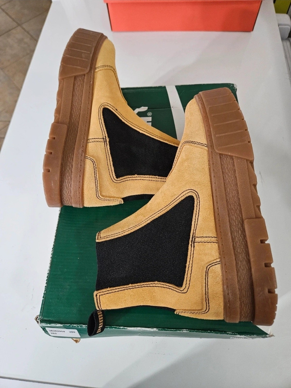 Womens Size 8 Chelsea-Style Suede Slip-On Boots in Tan & Black